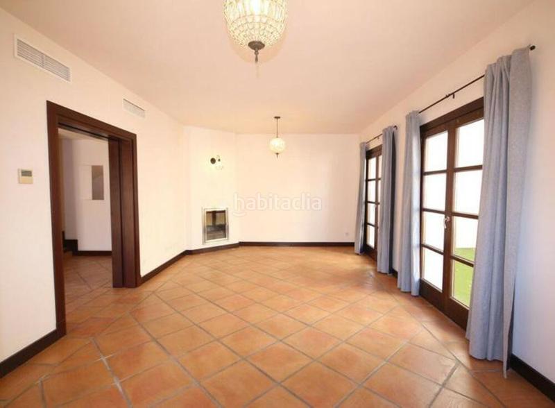 Foto 3818b7ed-c9b6-486e-8608-6e62ea564014. Affitto casa bifamiliare con parcheggio piscina in Benahavís