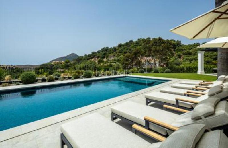 Foto 2d11f004-5d02-4b54-bd1a-ed8aa7f5ee52. Casa amb aparcament piscina a La Zagaleta Benahavís