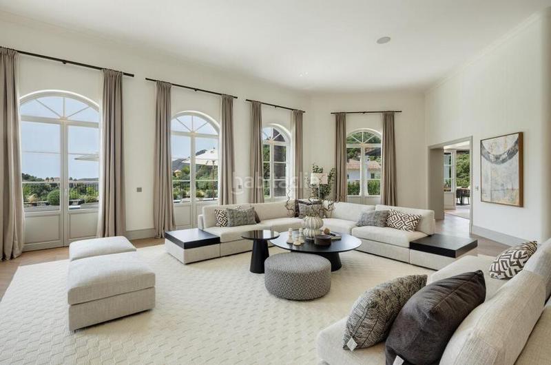 Foto eef77d93-e0a1-42cc-96c0-c125ae5b1b16. Casa amb aparcament piscina a La Zagaleta Benahavís