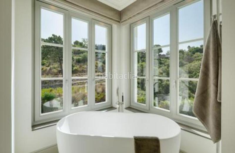 Foto fe0db995-d6be-448c-b0b6-1a6e1d89082b. Casa amb aparcament piscina a La Zagaleta Benahavís