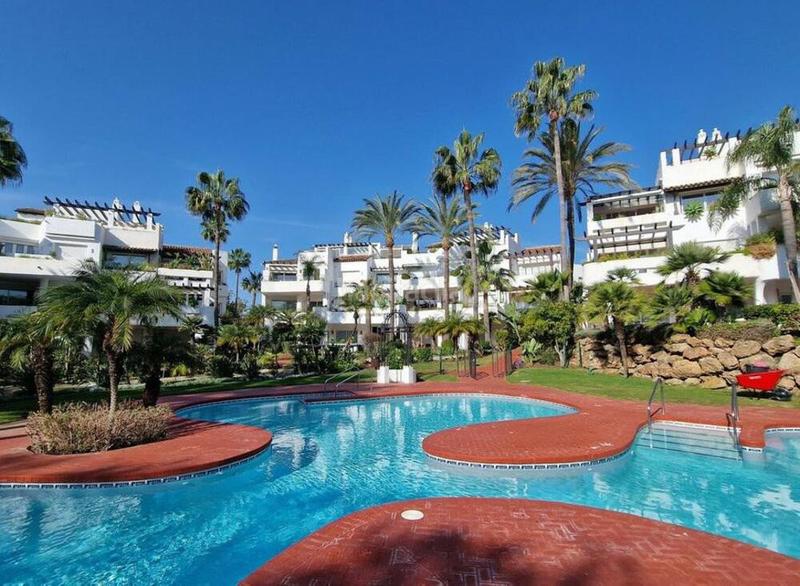 Foto 7bddd421-9b21-4acf-9d5f-a3f5a80cf50f. Miete appartement mit parking pool in Puerto Banús Marbella