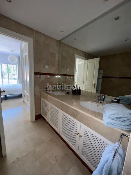Foto 99f01005-900c-4c2c-add9-56d8b9f98596. Miete appartement mit parking pool in Puerto Banús Marbella