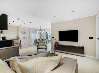 Apartament a Nueva Andalucía centro. Elegante apartamento de 4 dormitorios con diseño escandinavo en