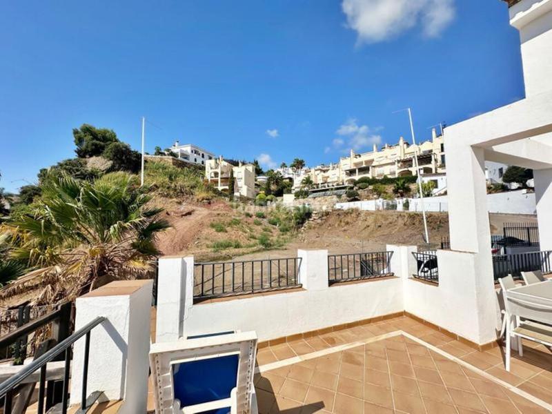 Foto 14471f00-c87a-4c99-a44d-ad01baf2dea7. Towny house with parking pool in los arqueros - puerto del almendro Benahavís