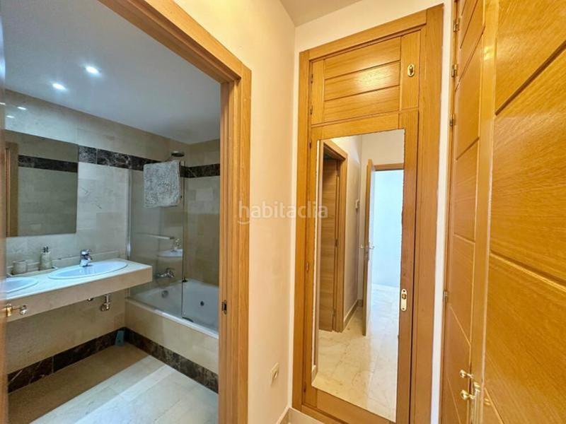 Foto 7a965900-4b56-426c-b991-693e5da7e807. Towny house with parking pool in los arqueros - puerto del almendro Benahavís