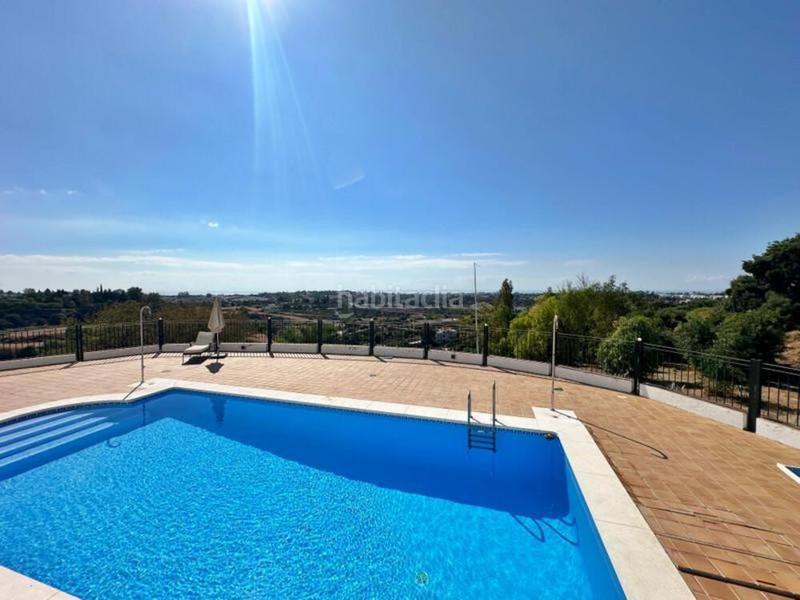 Foto eb6ef304-5fd3-4ea6-949b-f39a67d5bb6d. Towny house with parking pool in los arqueros - puerto del almendro Benahavís