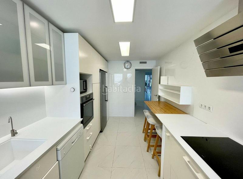 Foto af051fff-6f81-42ef-b971-5077aea52e11. Alquiler ático en Elviria Marbella