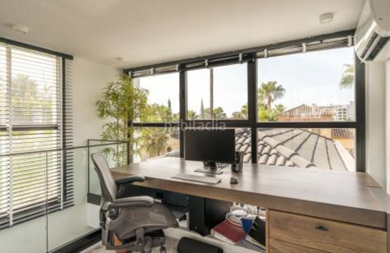 Foto 0cd236f5-734b-46cd-91d1-5e13bb37a8a1. Casa con riscaldamento parcheggio piscina in Los Naranjos Marbella