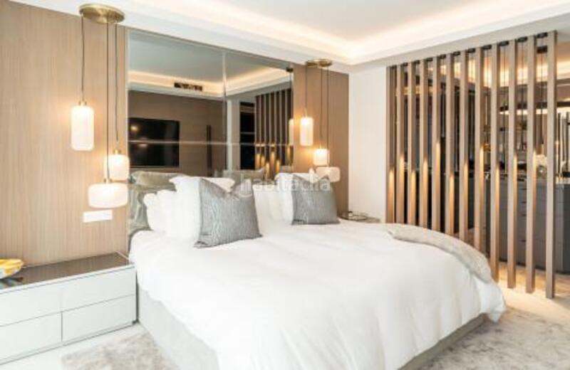 Foto 52cda636-b1aa-4a3b-ac30-ad765be6e4a4. Casa con riscaldamento parcheggio piscina in Los Naranjos Marbella