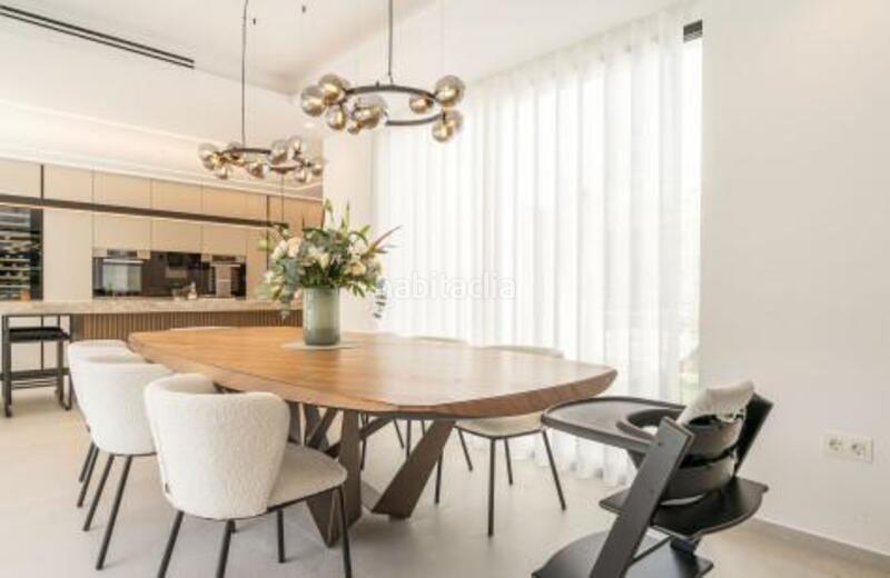 Foto 65ae5d69-ffd7-478b-900b-b7a4054d7aa5. Casa con riscaldamento parcheggio piscina in Los Naranjos Marbella