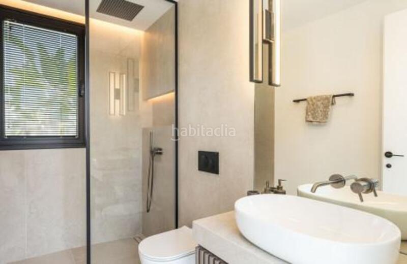 Foto 847cf717-9293-42d6-b907-e04d0d755287. Casa con riscaldamento parcheggio piscina in Los Naranjos Marbella