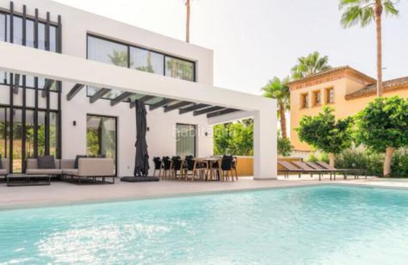 Foto 9cacc639-1aa7-4cec-8720-d35997be4b83. Casa con riscaldamento parcheggio piscina in Los Naranjos Marbella