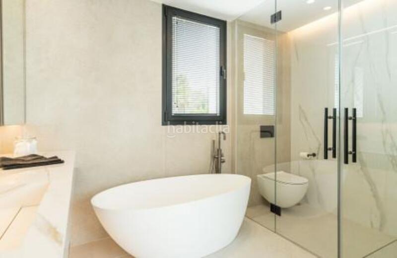 Foto ce2ef2e6-e107-4821-81a0-4a890c73f02b. Casa con riscaldamento parcheggio piscina in Los Naranjos Marbella