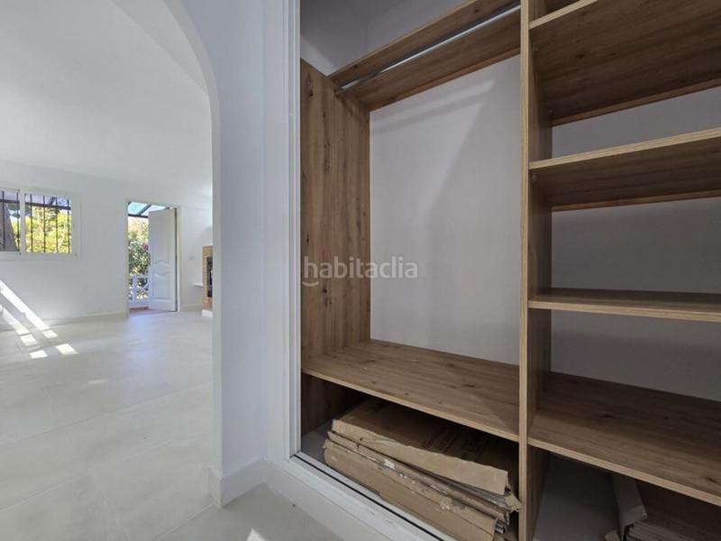 Foto 0689fffc-7e9c-4a4f-aeb9-c87836019a05. Alquiler casa pareada en Elviria Marbella