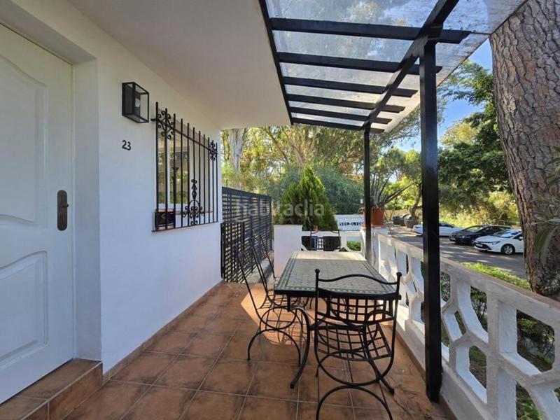 Foto 871ac51a-aff3-49bf-8fc0-7e199cda0ad2. Alquiler casa pareada en Elviria Marbella