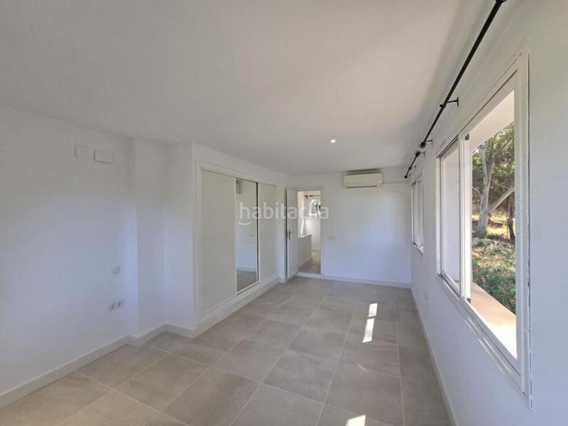 Foto c9b2b0f4-0498-405f-8eda-4184f5c5e53b. Alquiler casa pareada en Elviria Marbella