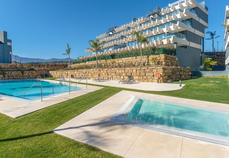 Foto bd533206-f9ab-4364-a530-3836b9cc730d. Àtic amb aparcament piscina a La Concha - Resina Golf Estepona