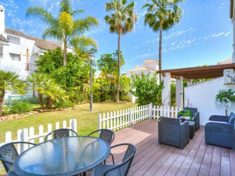 Foto ee88b554-f102-4e62-96c1-425f6fb3b081. Casa adosada en Nueva Andalucía centro Marbella
