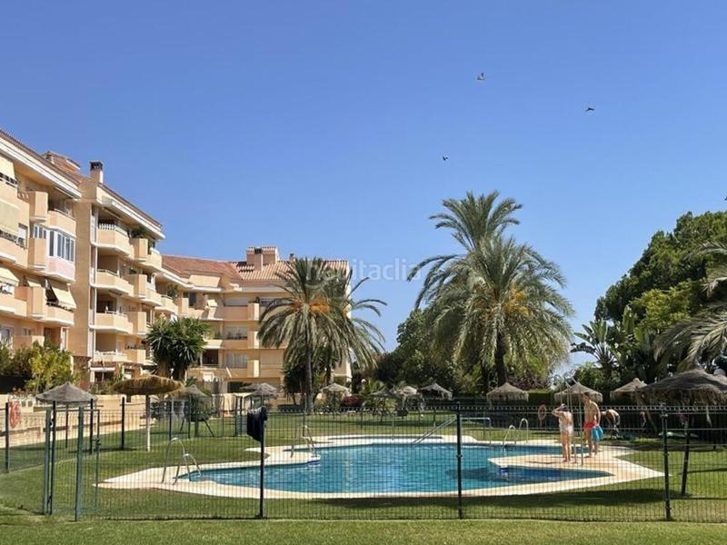 Foto 4e281a18-48f8-4cf2-8c06-11d9210eb7d3. Alquiler apartamento elegante apartamento con vistas al mar en selwo, en Estepona