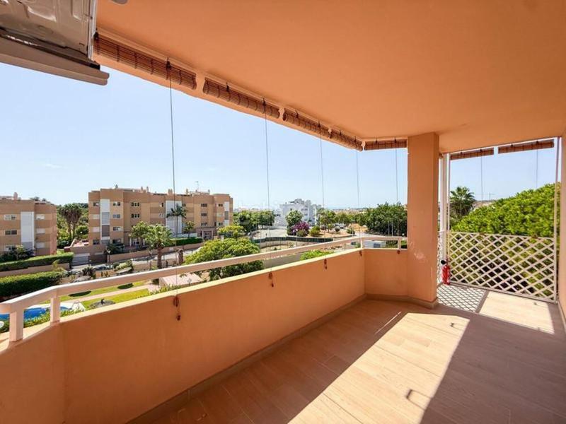 Foto 1fd33a40-71e1-48cb-aa7e-94b840669e63. Location appartement avec parking piscine dans La Concha - Resina Golf Estepona
