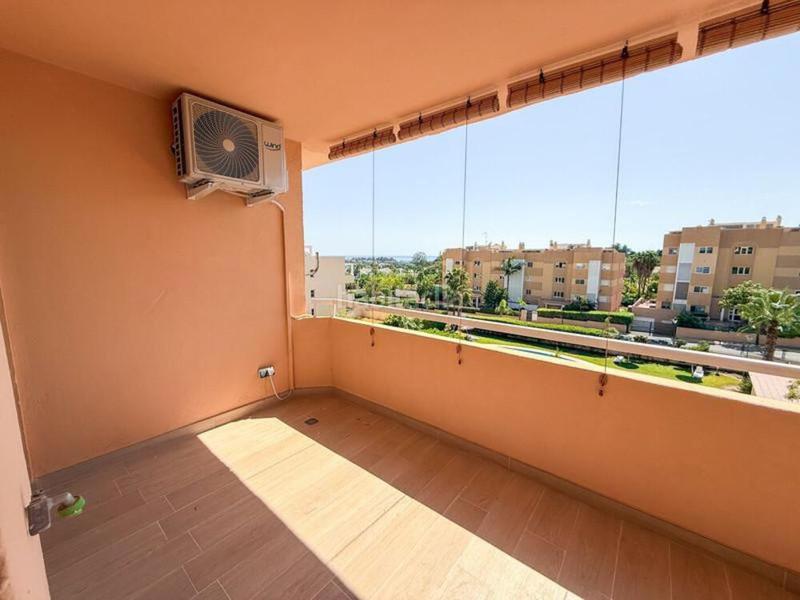 Foto 4f19d621-a96c-46dd-97dc-60bbbe485a8d. Rent apartment with parking pool in La Concha - Resina Golf Estepona