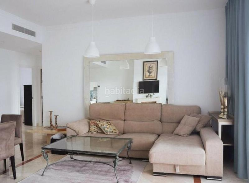 Foto 88e09770-5d4f-4402-9bad-ed3877170736. Lloguer apartament amb aparcament piscina a Paraiso - Barronal Estepona