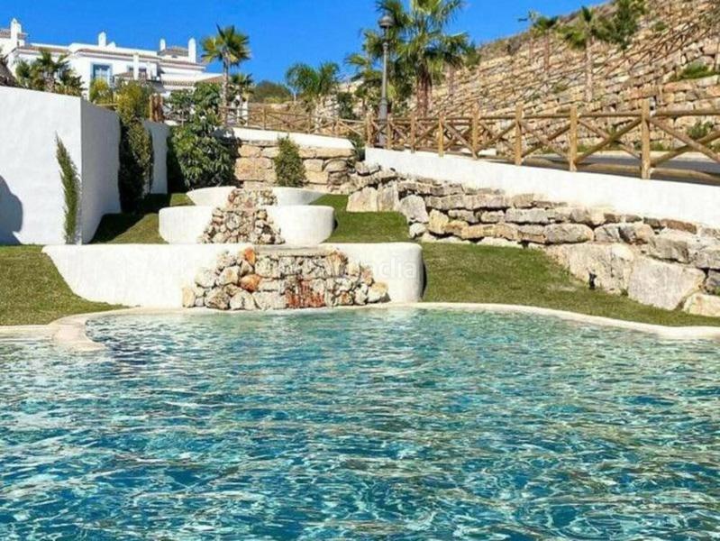 Foto f4f9020c-6128-4298-bca2-9cba36841aa1. Lloguer apartament amb aparcament piscina a Paraiso - Barronal Estepona