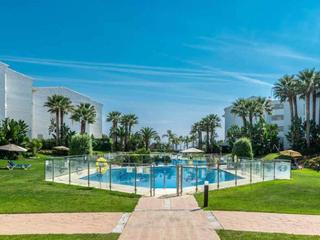 Lloguer Apartament a Puerto Banús. Estilizada escapada contemporánea cerca de la playa