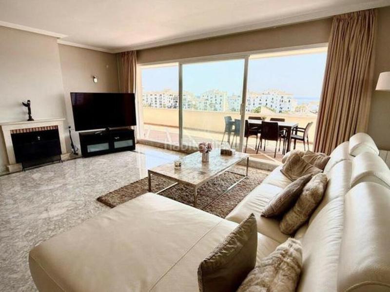 Foto 87a88280-92e6-4236-84a4-ea4177075271. Alquiler apartamento  de lujo en tembo banús con mar marina vistas en Marbella
