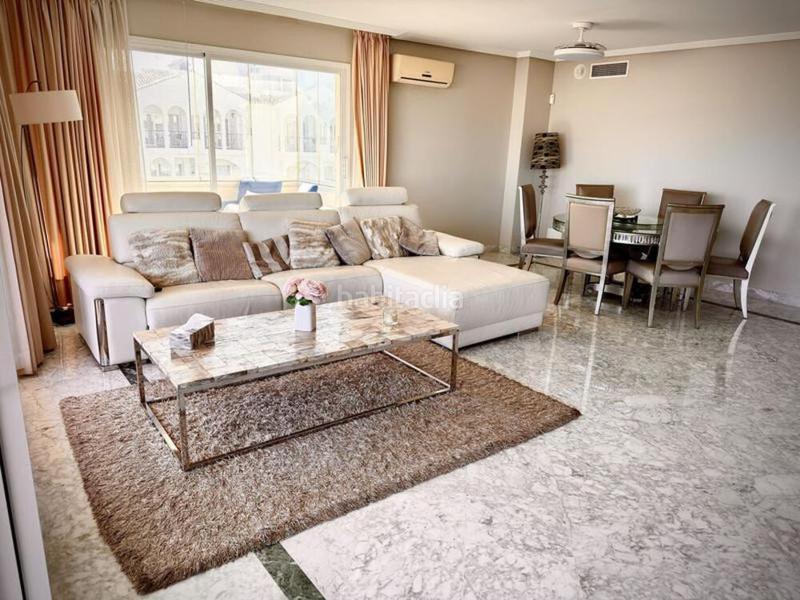 Foto ad0355e4-bff0-45bd-86de-7d41bbac3ee2. Location appartement avec parking piscine dans Puerto Banús Marbella