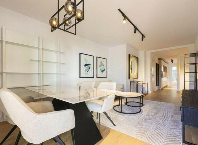 Foto 47e6dd4e-9318-4720-96ae-e8cfacdab1f4. Rez-de-chaussée avec parking piscine dans Nueva Andalucía centro Marbella