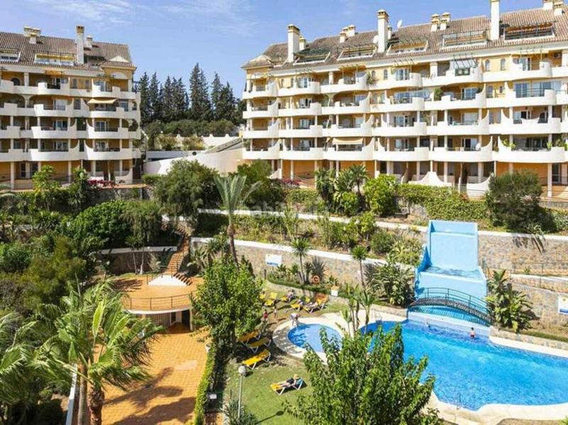 Foto 756a97fa-0623-4d06-8382-d23ad118330c. Rez-de-chaussée avec parking piscine dans Nueva Andalucía centro Marbella