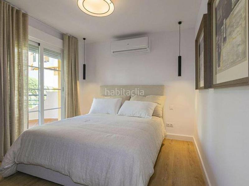 Foto 93bd05bb-a494-4bf6-ac0e-457c0e738c3a. Rez-de-chaussée avec parking piscine dans Nueva Andalucía centro Marbella