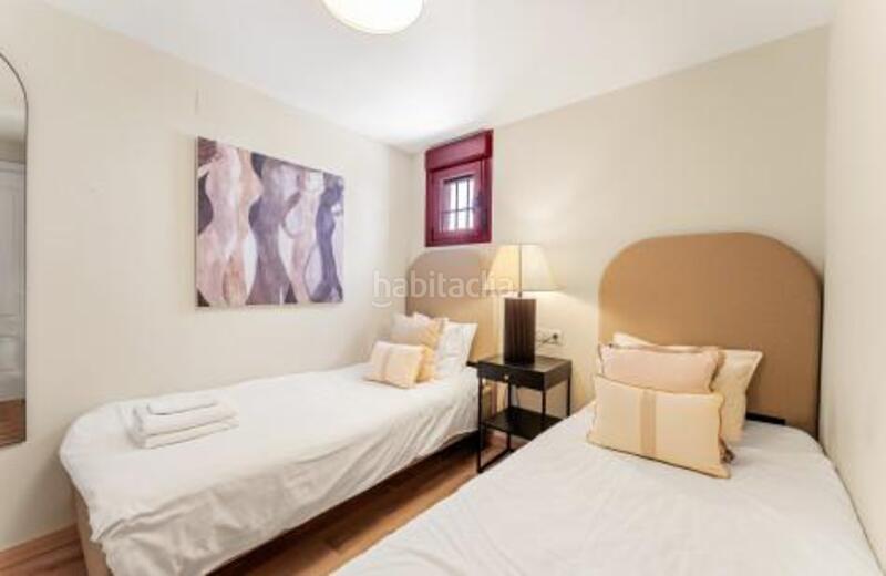 Foto 1025edf9-31d1-49a8-bd81-dad39f0f8070. Planta baixa amb calefacció aparcament piscina a Marbella