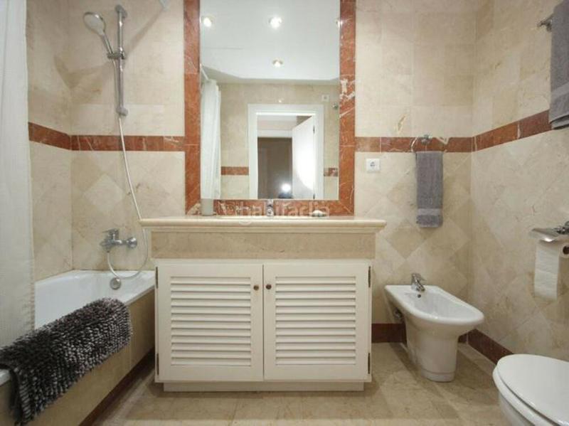 Foto d2e24c19-4461-4c06-9f9c-f06ccb454590. Alquiler apartamento elegante apartamento de 3 dormitorios centro modern comfort meets mediterranean charm en Marbella