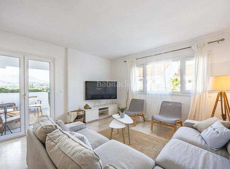 Foto 6fcbf408-e989-4fd0-b669-37b10c8d90e7. Rent ground floor with heating parking pool in Nueva Andalucía centro Marbella