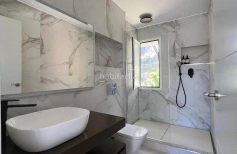 Foto 76f24a2b-62e4-4ff1-beb7-9f2305ccf526. Affitto attico con parcheggio piscina in los arqueros - puerto del almendro Benahavís