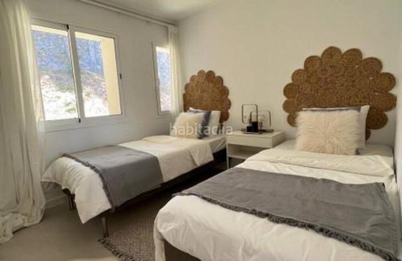 Foto 14b2866a-da6f-4e44-afd1-8607a1cc8e74. Miete dachwohnung mit parking pool in los arqueros - puerto del almendro Benahavís