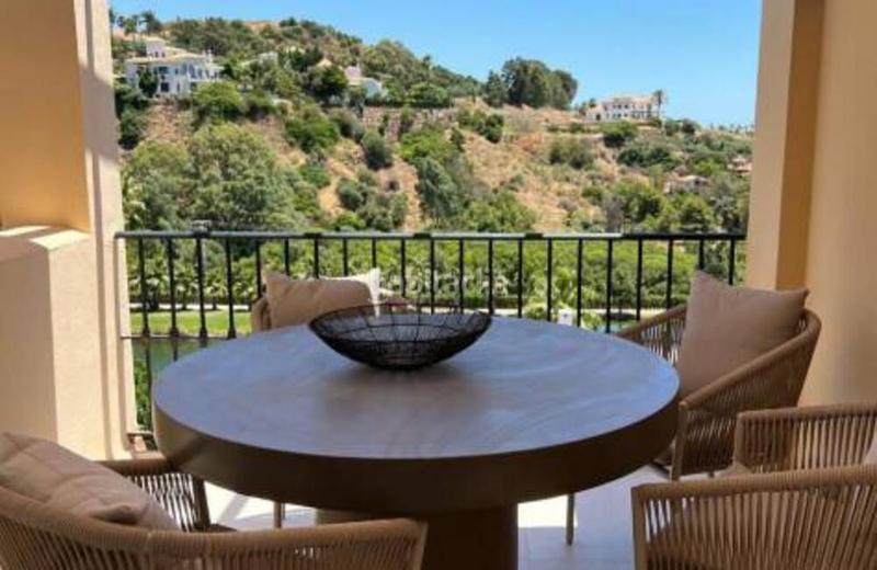 Foto 48270ce7-6aa9-47da-b243-f73d4319640c. Miete dachwohnung mit parking pool in los arqueros - puerto del almendro Benahavís