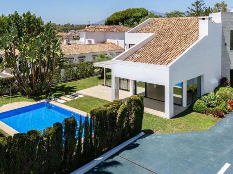 Foto 40123942-2315-4004-a9a7-e436bc1624d2. Casa amb aparcament piscina a San Pedro de Alcántara Pueblo Marbella