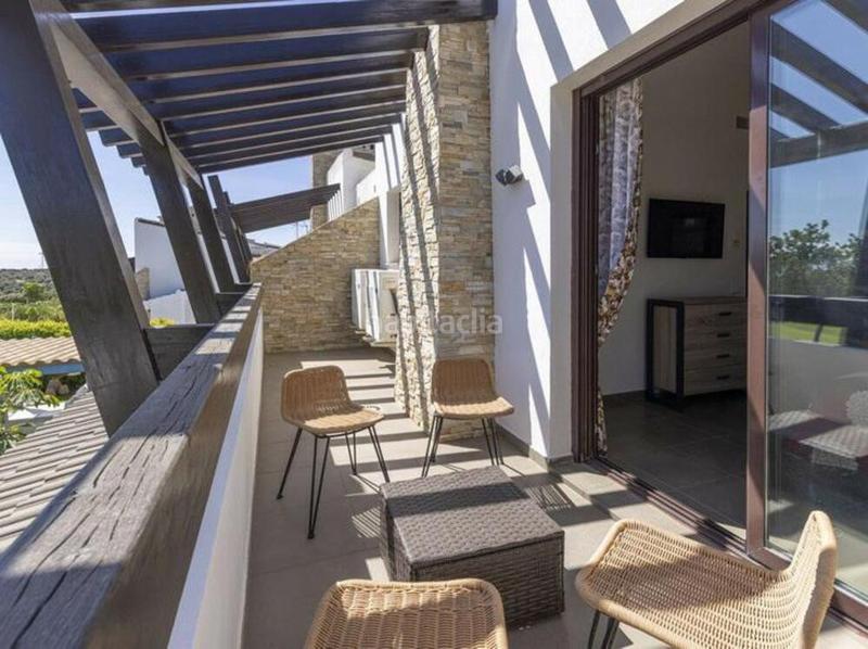 Foto ff8ccad3-30d6-4975-b014-0497d2b6f5dc. Alquiler casa pareada villa independiente de lujo en valle romano, en Estepona