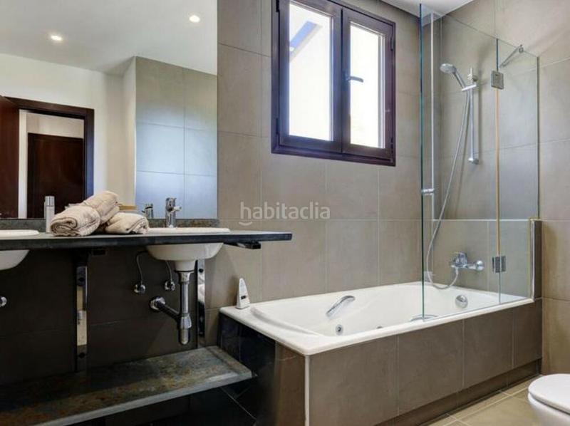 Foto 4b3674e0-72d3-44c2-a3ca-5c20e0a6ea51. Rent towny house with pool in Valle Romano Golf Estepona