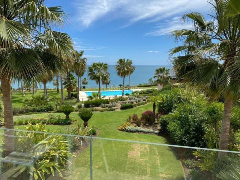 Foto f1dfb39a-5db1-41bd-85de-370f3dff274d. Lloguer àtic amb aparcament piscina a Centro Estepona