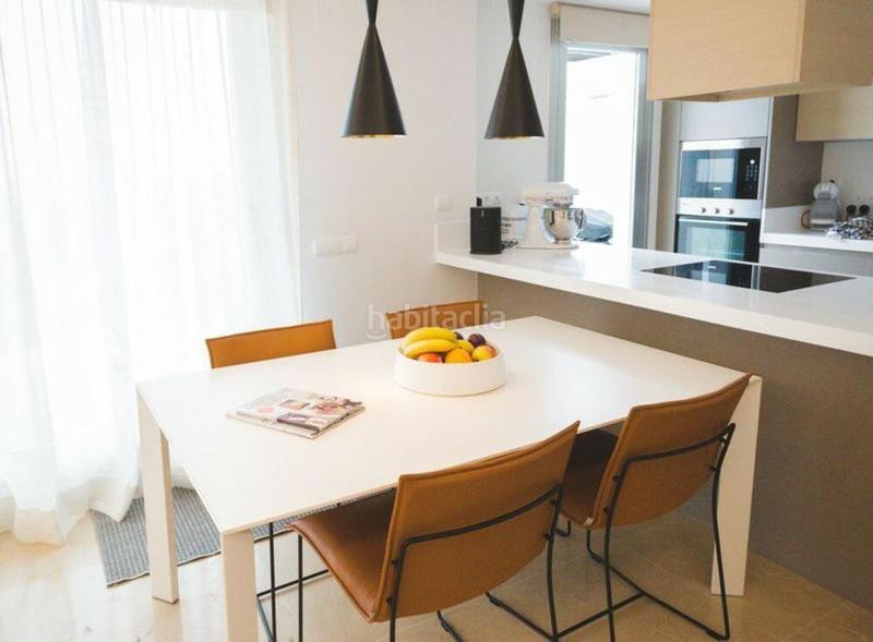 Foto dc8eb3e9-b098-4b84-8f1c-3cbc0611379f. Location attique avec parking piscine dans Centro Estepona