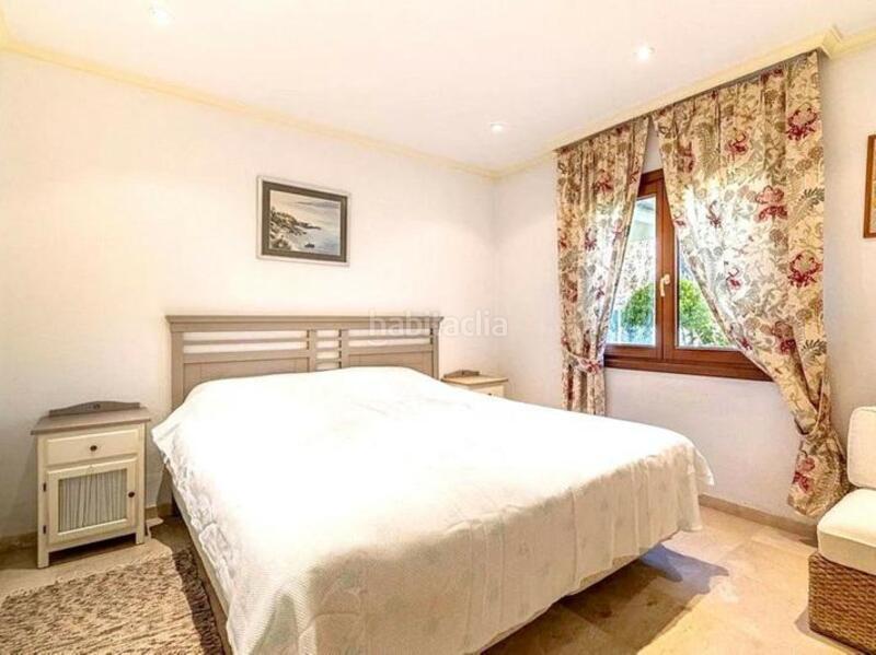 Foto 1cfd57bc-de66-4edb-b2b1-c6a2118f83f0. Location maison avec chauffage parking piscine dans Estepona