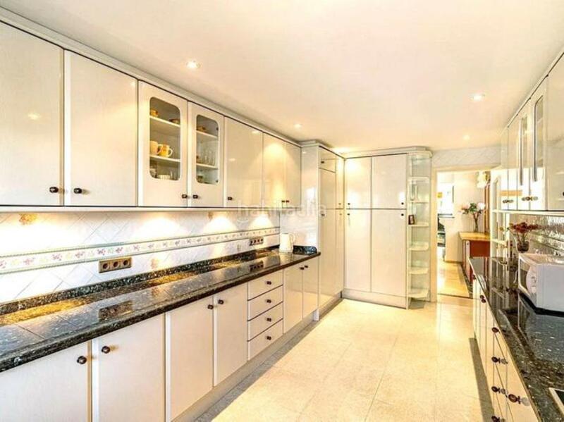 Foto 8bd4fdf7-fa3d-4b3b-a4d9-cea4f9b8214c. Location maison avec chauffage parking piscine dans Estepona