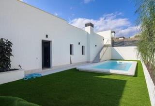 Àtic a La Quinta. Excepcional duplex moderno con piscina privada y vistas panorámi