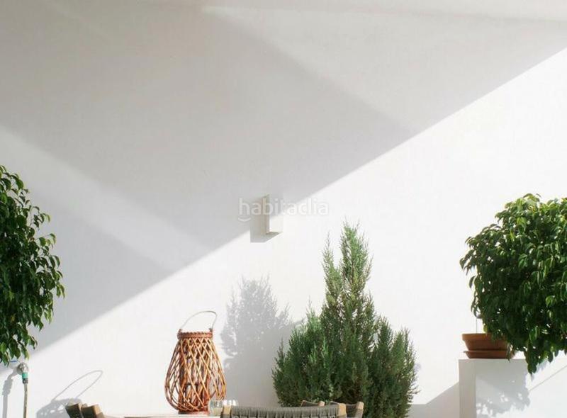 Foto d82ac09c-2919-4294-9977-347da503beb3. Lloguer àtic amb aparcament piscina a La Alquería Benahavís