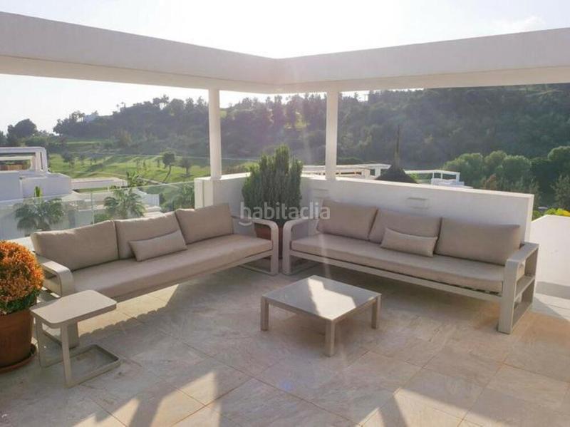 Foto 7d2edd7c-2aa5-4a6a-a42d-bdf7eb1538c0. Rent penthouse with parking pool in La Alquería Benahavís