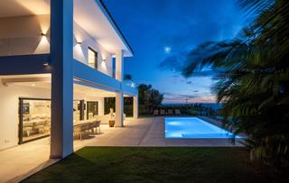 Casa en De los acebos-artola alta 7. Villa en venta en artola, marbella